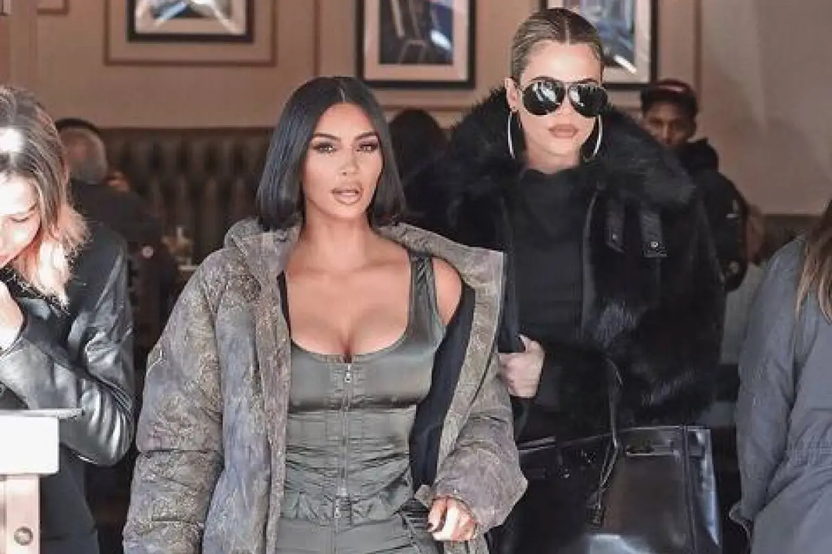 Kim Kardashian es criticada por estudiar supermaquillada
