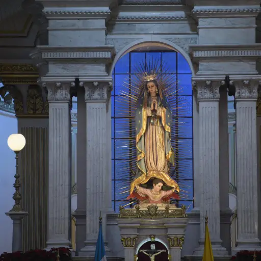 Fieles acuden a Basílica para dar gracias a la Virgen de Guadalupe (2) ,