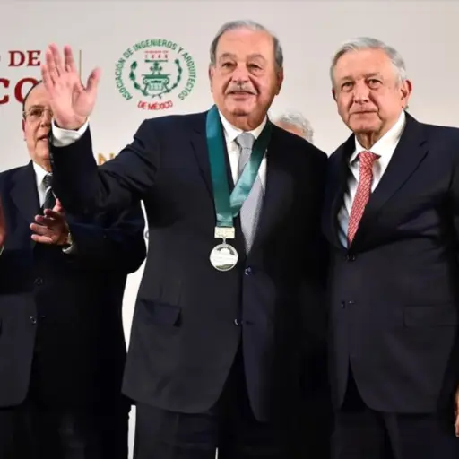 López Obrador el líder de izquierda que abraza a los ricos para ayudar a los pobres