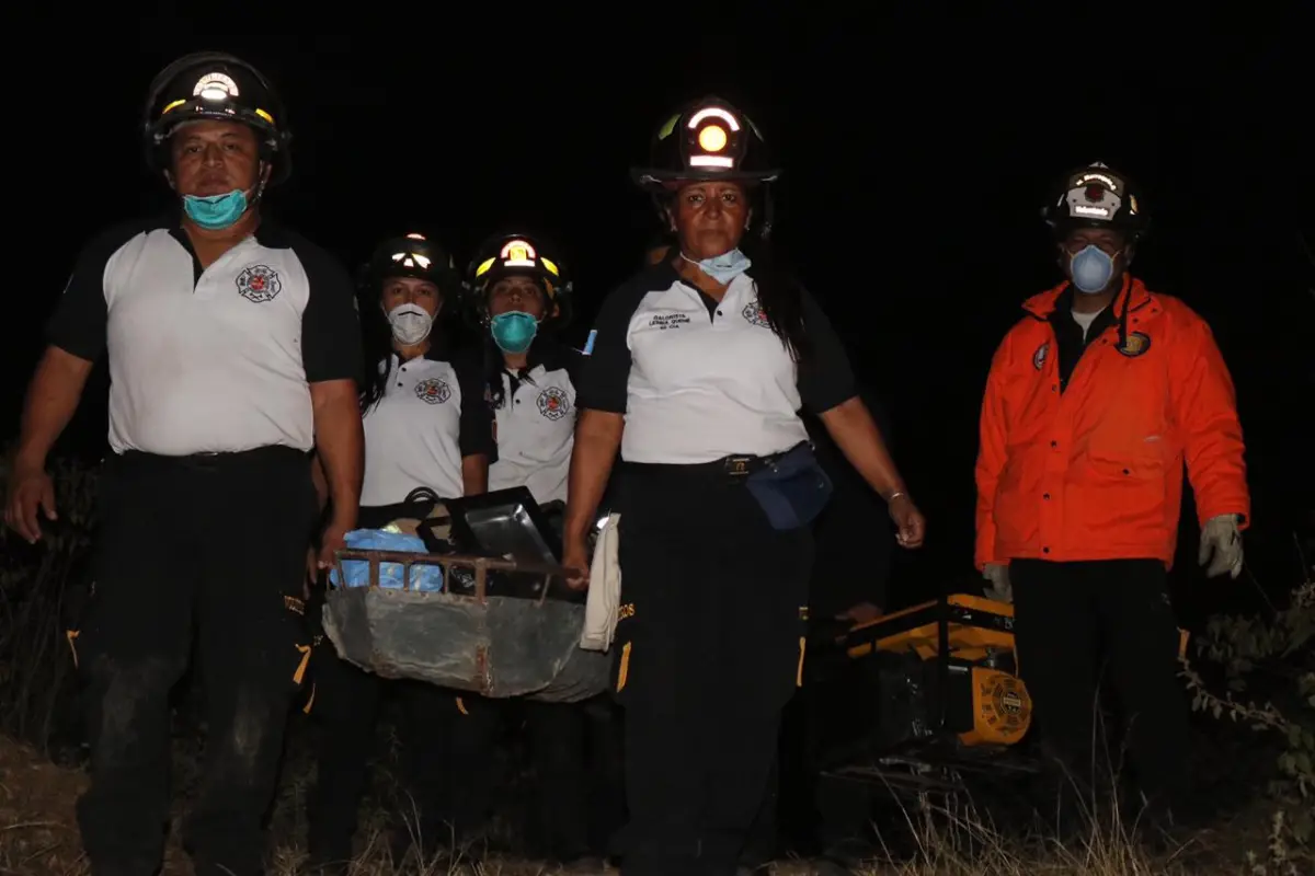 Hallan los cadáveres semienterrados de dos mujeres en San Pedro Ayampuc, 