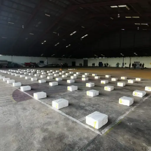 Uno de los capturados en avión con droga fue policía en Costa Rica