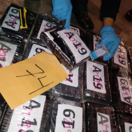 Funcionario municipal mexicano detenido junto a cargamento de cocaina ,