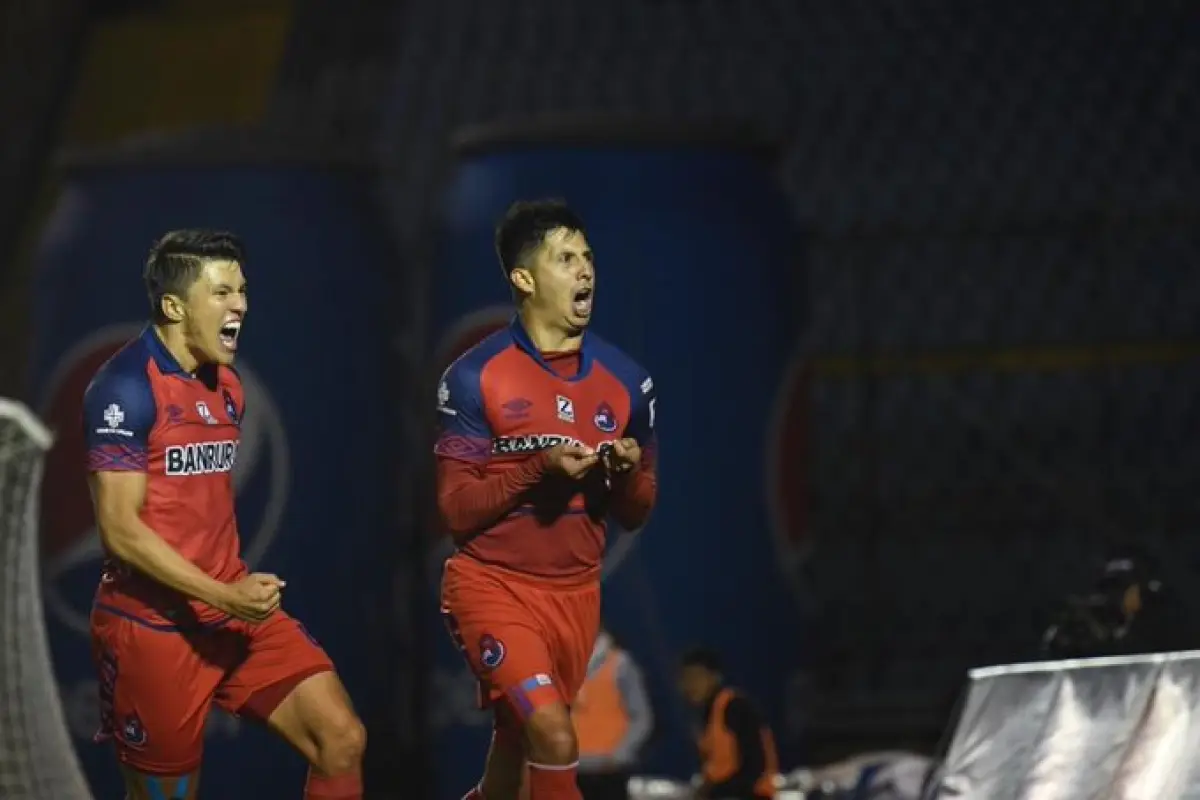 Alejandro Díaz celebra su tanto en el clásico 309 frente a Comunicaciones. Foto: Omar Solís