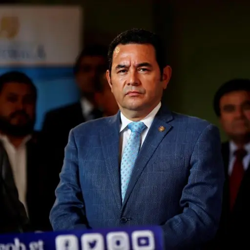Jimmy Morales critica la novela 