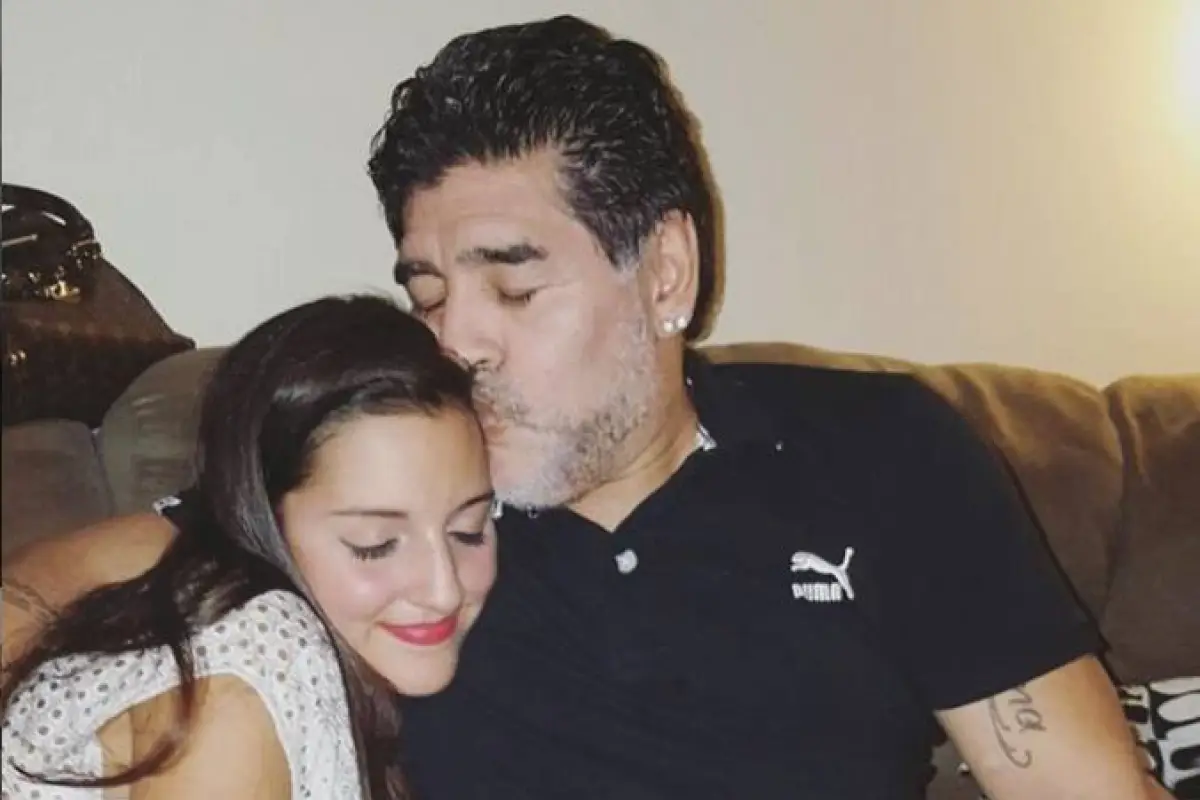 Conozca a la hija de Diego Maradona que modela lencería