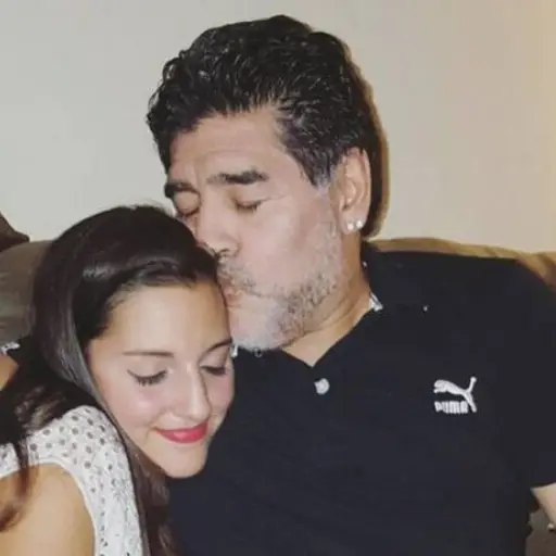 Conozca a la hija de Diego Maradona que modela lencería