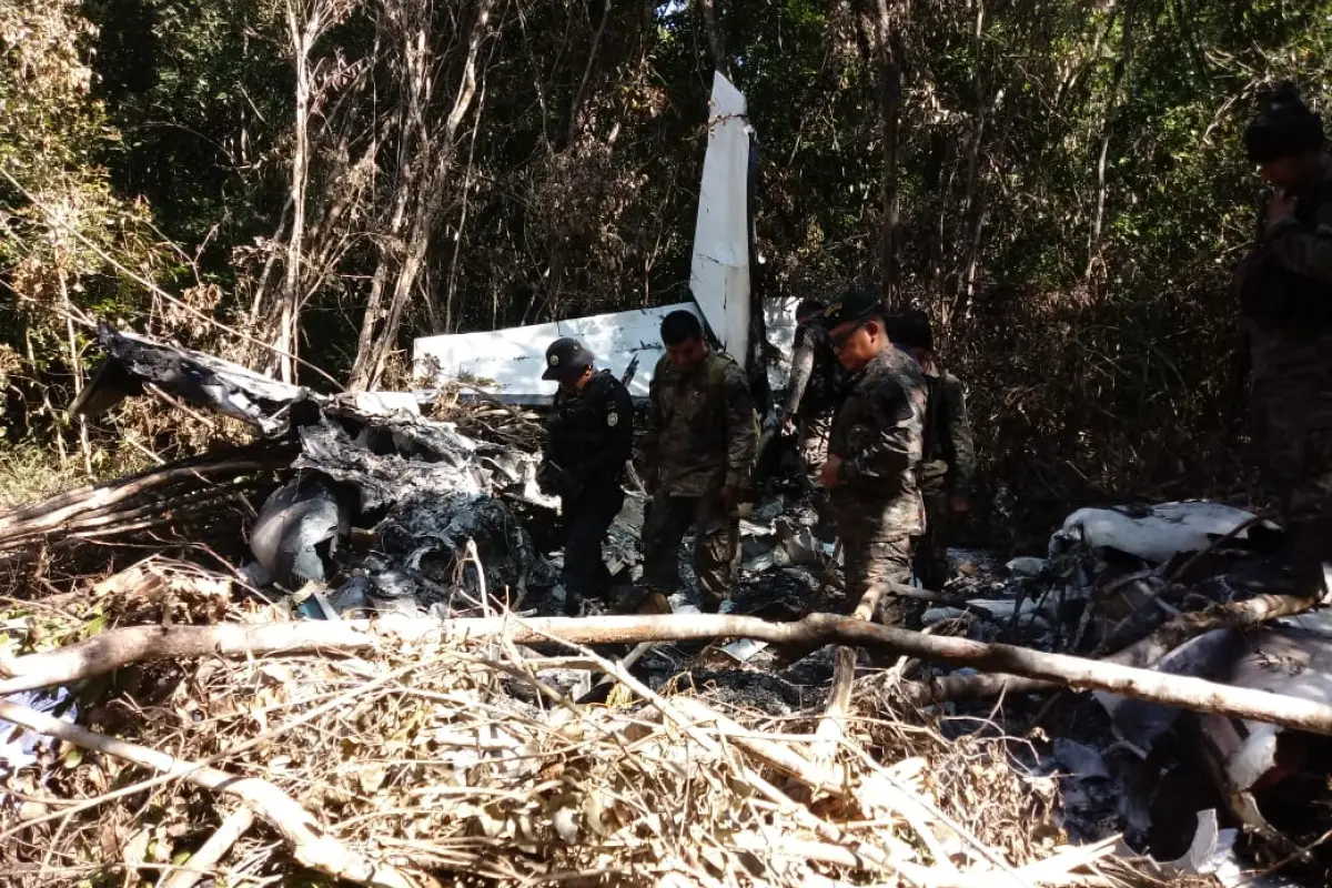 Avioneta incinerada en Petén