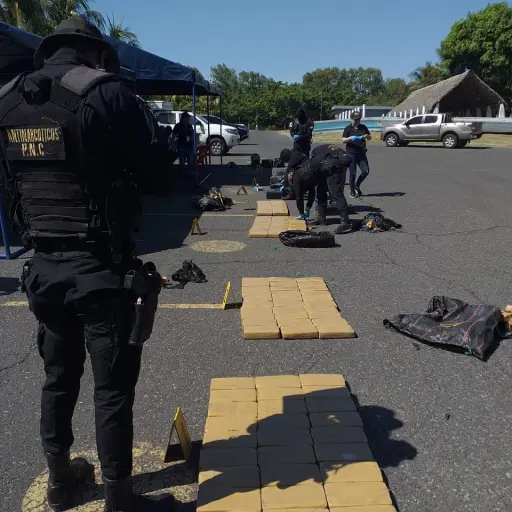 capturados base naval6 ,