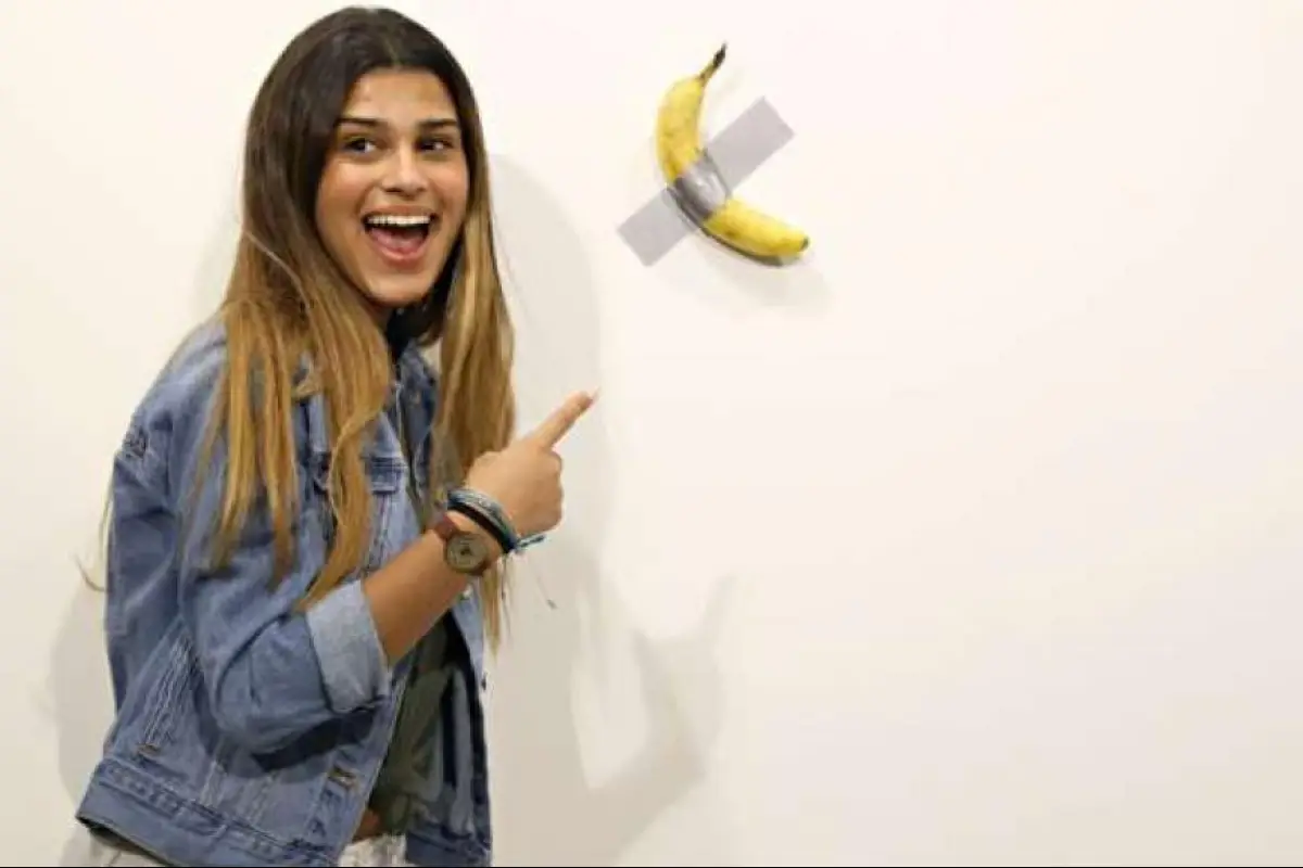 Artista se come un banano que fue vendido por 120 mil dólares, 