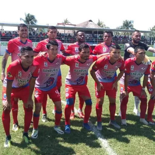 El equipo titular de Iztapa antes de un partido del Torneo Apertura 2019. Foto: Emisoras Unidas