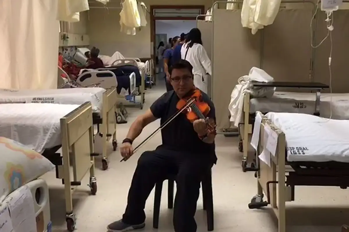 Médico violin Navidad IGGS zona 9 Emisoras Unidas Guatemala, 