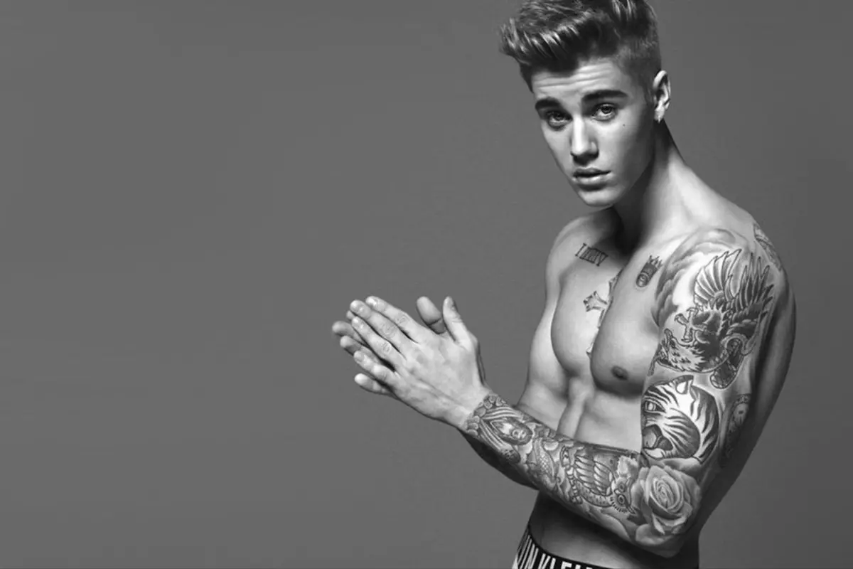 Justin Bieber en ropa interior como un sexy regalo de Navidad, 