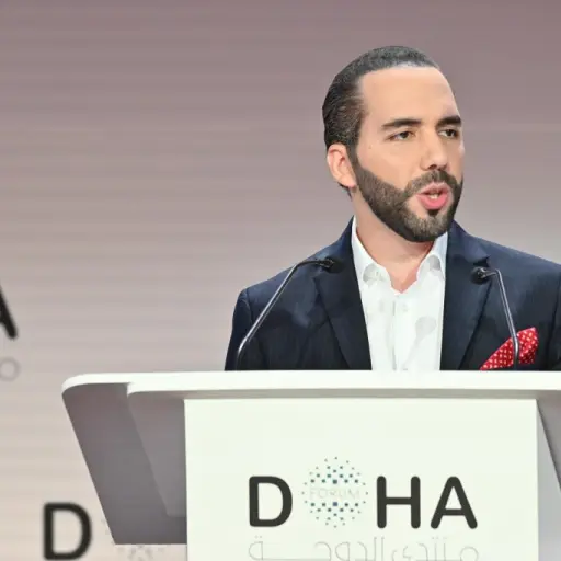 Nayib Bukele en Foro de Doha. Foto: AFP.