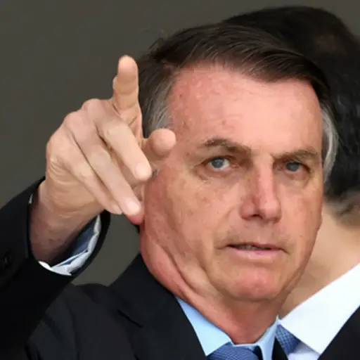 Jair Bolsonaro arremete contra investigación a su hijo por corrupción
