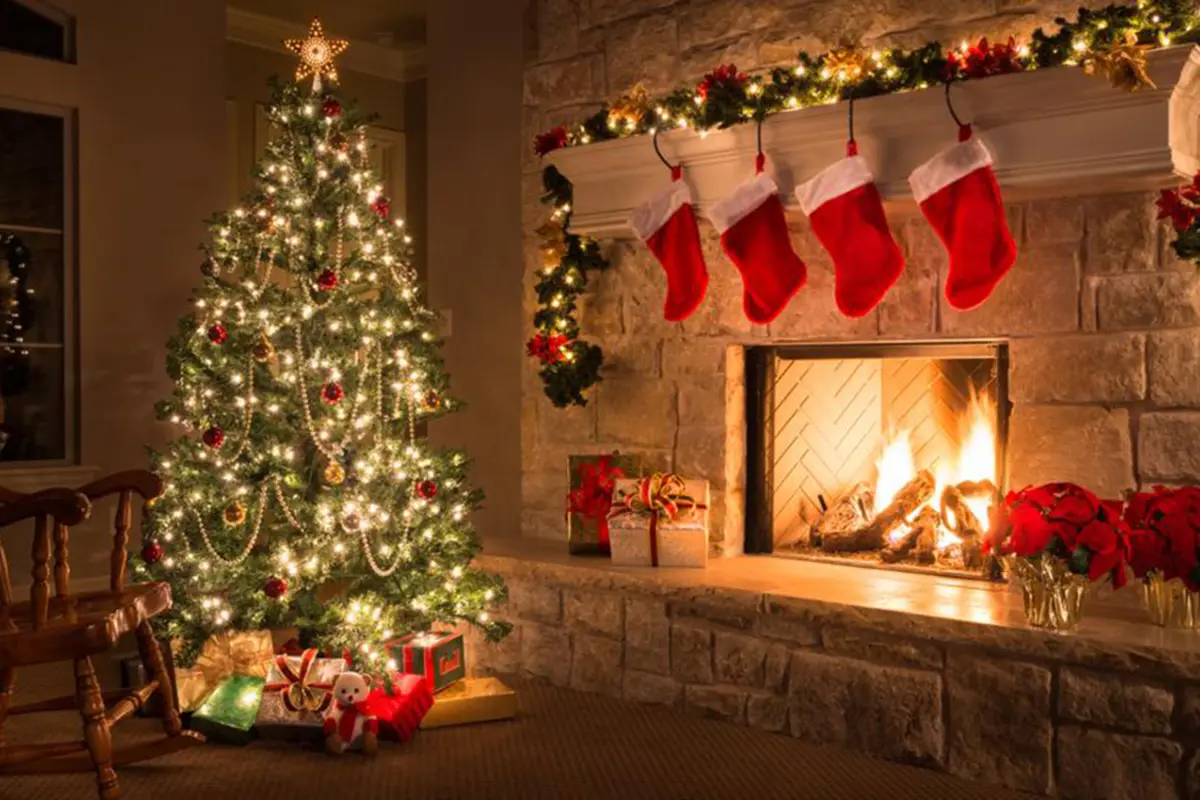 Cuándo se debe quitar el árbol navideño y por qué