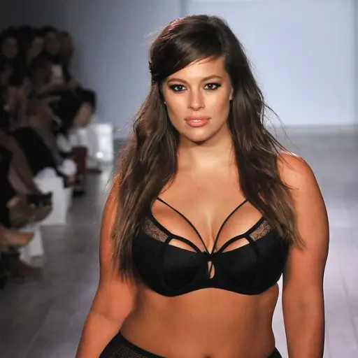 Ashely Graham modelo plus size talla grande foto instagram embarazo ,