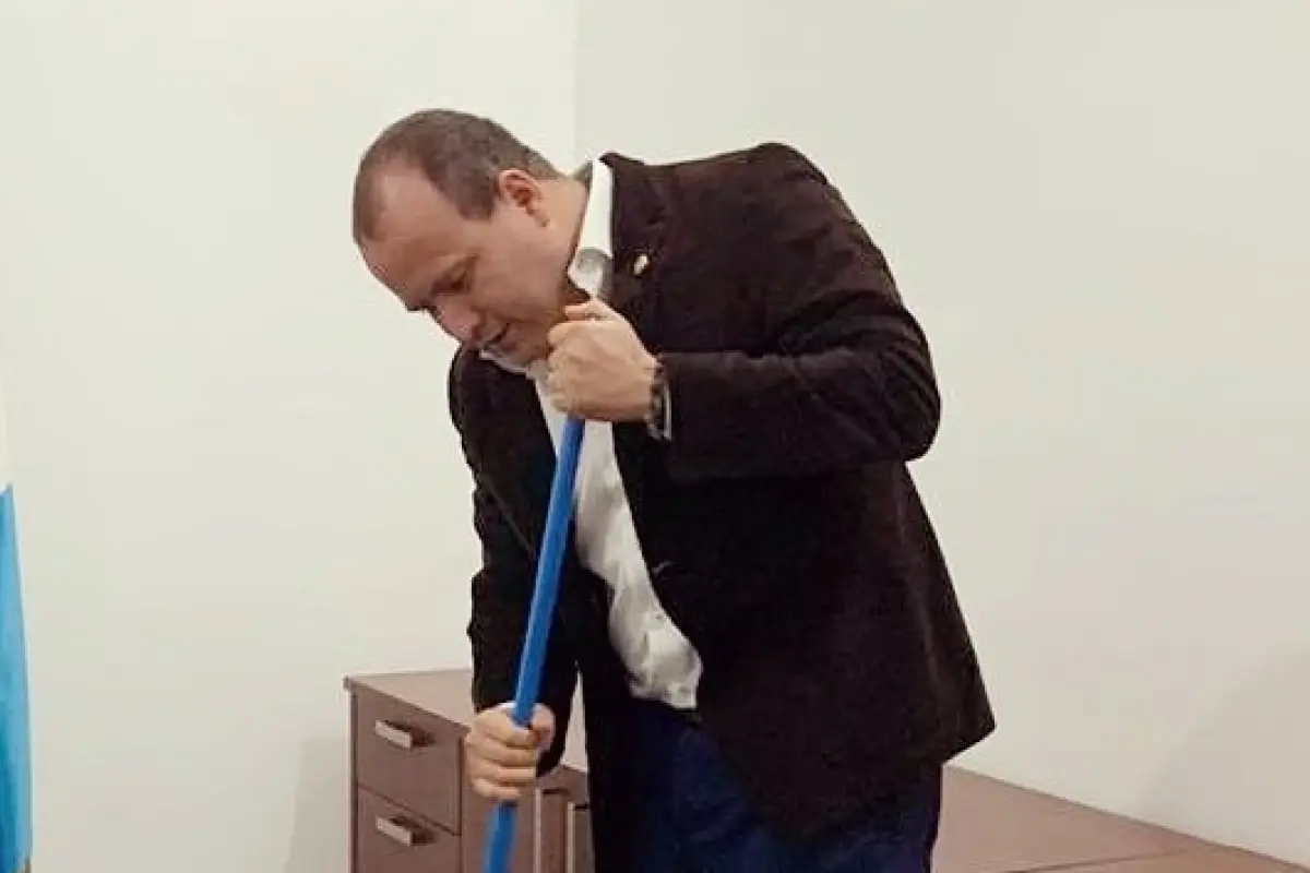 diputado barriendo, 