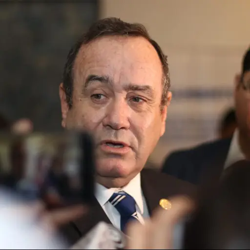 Giammattei-señala-exeso-de-contrataciones-en-el-Ejecutivo ,