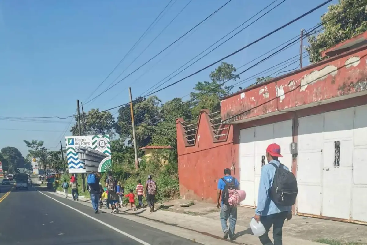 Migrantes hondureños en la costa sur