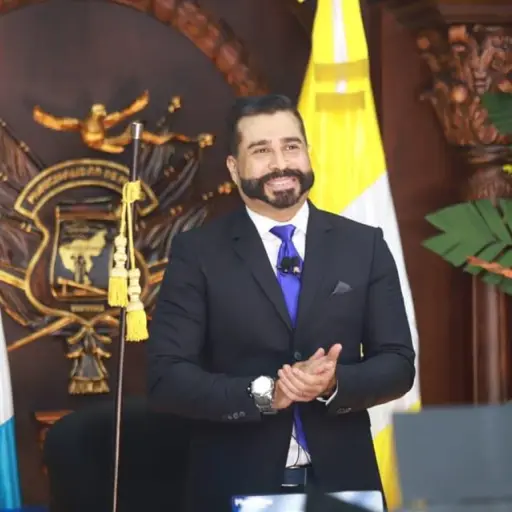 Neto Bran y su anuncio tras asumir otros cuatro años ,