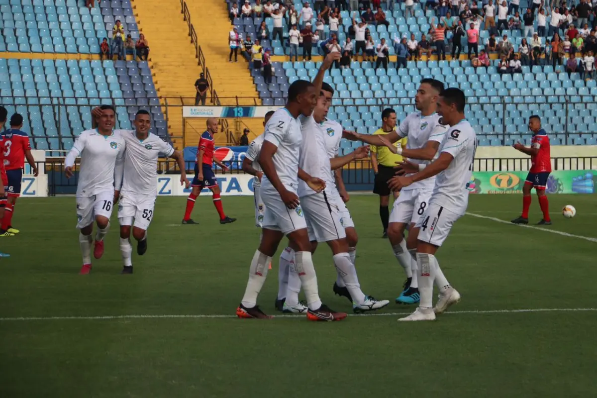 celebración del Tin con los cremas ante Xelajú, 