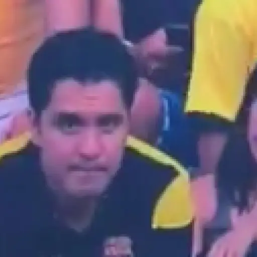 Lo captan en una kis cam que lo delata a aficionado del Barcelona ,