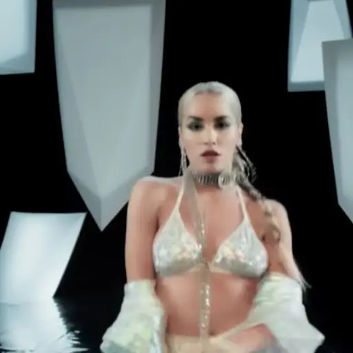 Lali Esposito se transforma en 