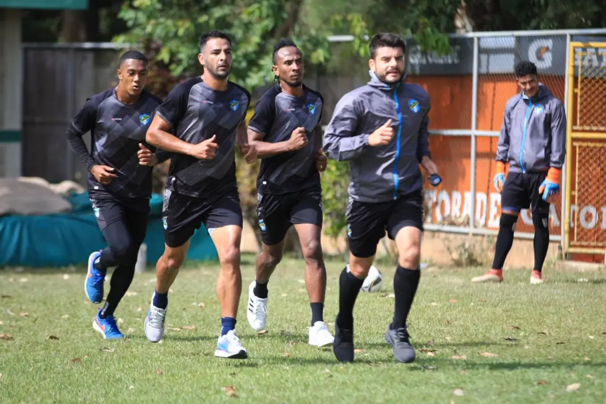 Lombardi durante una práctica de Comunicaciones. Foto: Prensa Comunicaciones