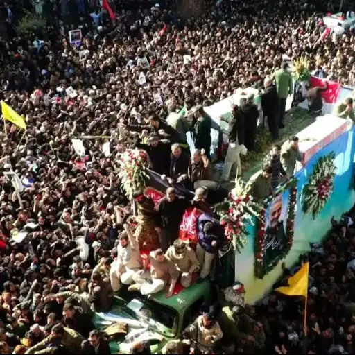 Más de 50 muertos en estampida durante multitudinario entierro de Soleimani en Irán
