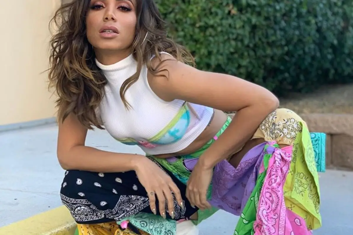 ropa-interior-fuera-anitta-deleita-fans-haciendo-atrevido-twerking-emisoras-unidas, 