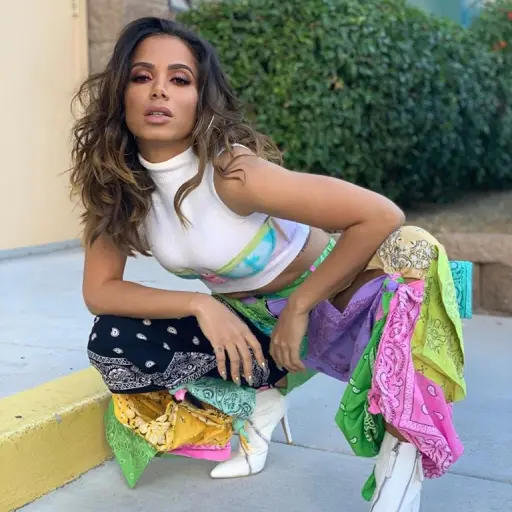 ropa-interior-fuera-anitta-deleita-fans-haciendo-atrevido-twerking-emisoras-unidas ,