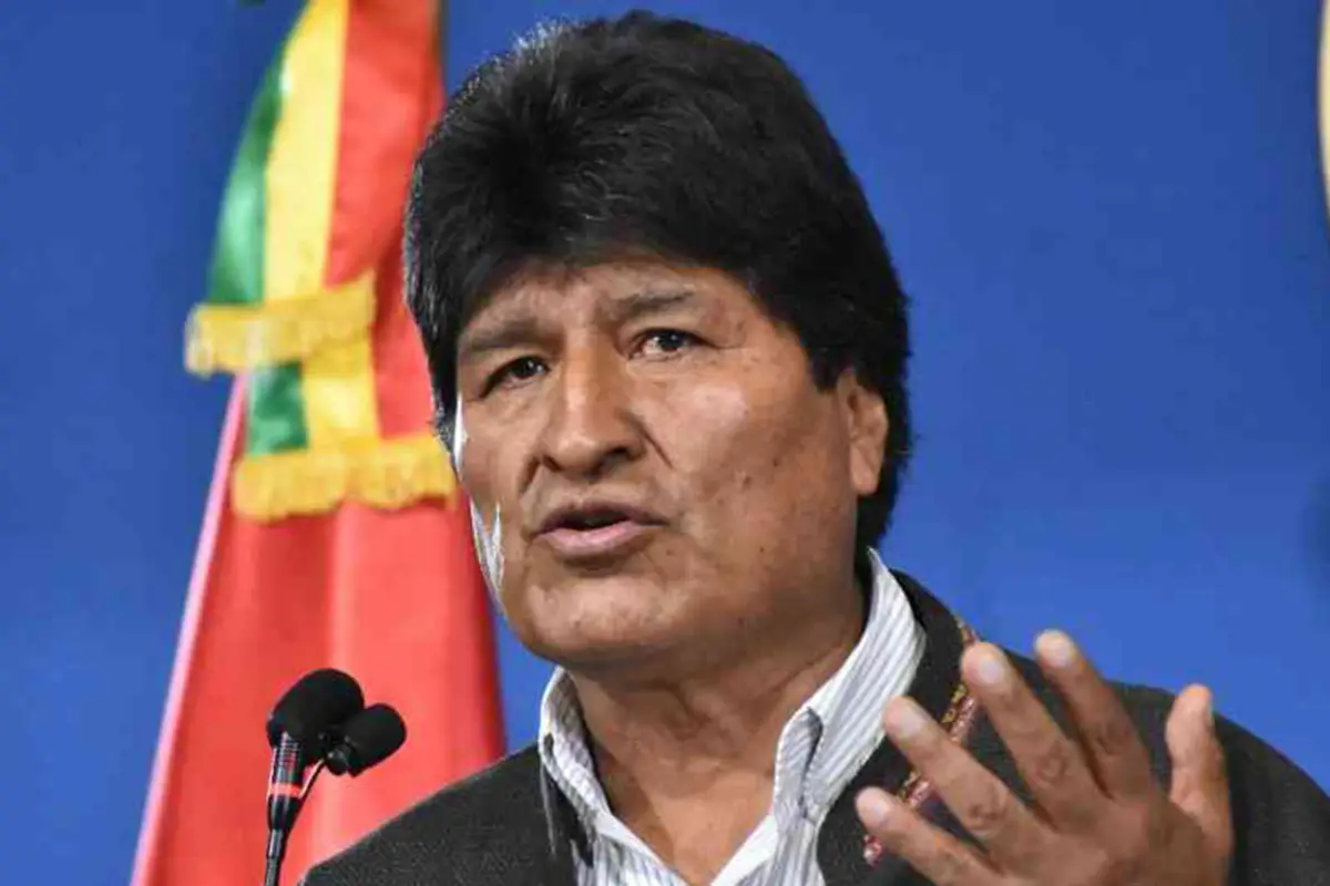 Evo Morales da poder a su abogado para que lo registre como candidato al Congreso