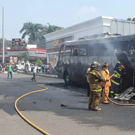 Bus se quema en Retalhuleu