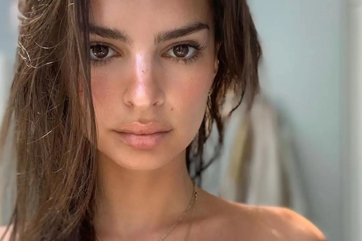 Emily Ratajkowski 