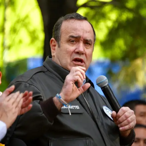 Presidente-Alejandro-Giammattei-emisoras-unidas-2 ,