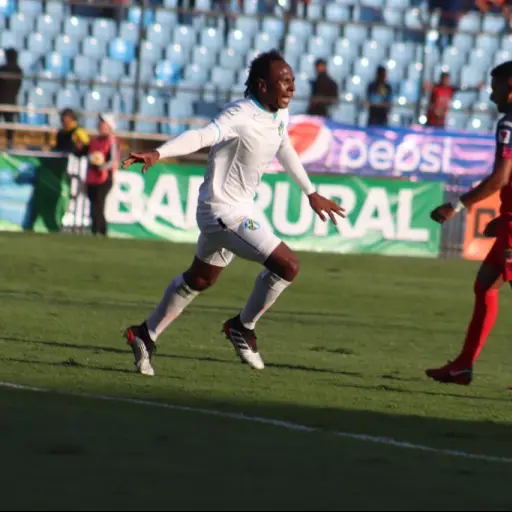 Bladimir Díaz fue la figura de Comunicaciones en el clásico 311. Foto: Mynor Sandoval