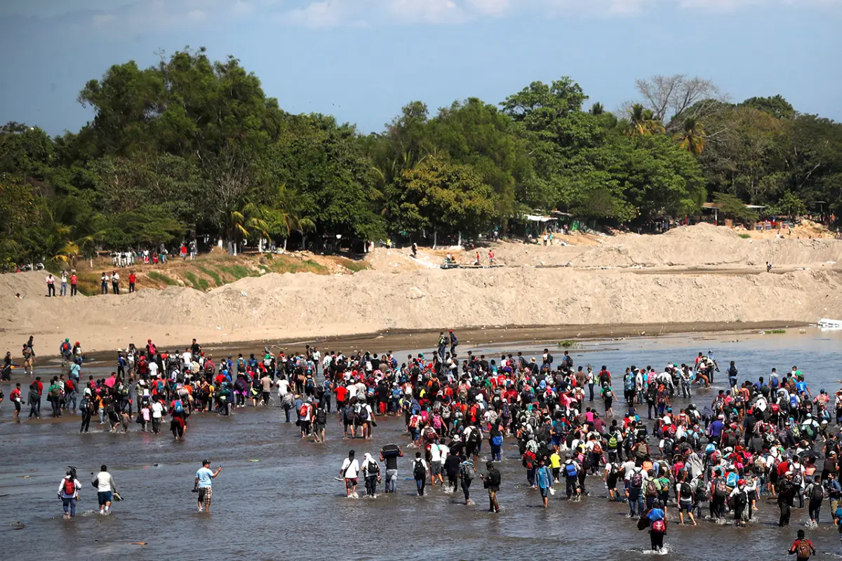 México arrestará migrantes centroamericanos que cruzaron frontera por el río-003, 