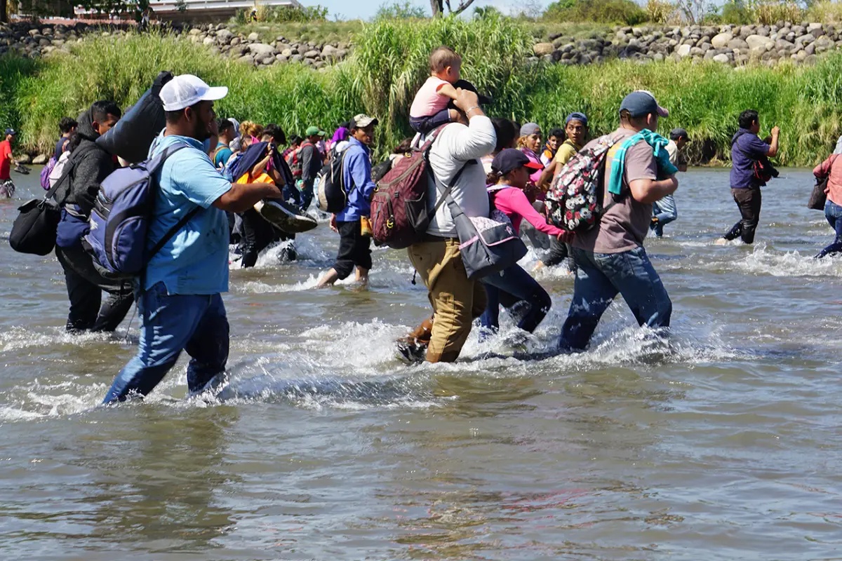 México arrestará migrantes centroamericanos que cruzaron frontera por el río