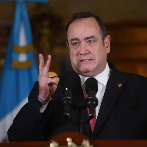 Presidente Giammattei envía iniciativas de ley al Congreso ,