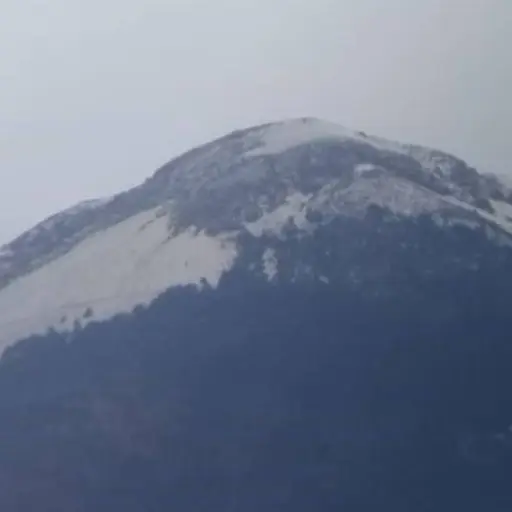 Volcán Acatenango se forma hielo por bajas temperaturas