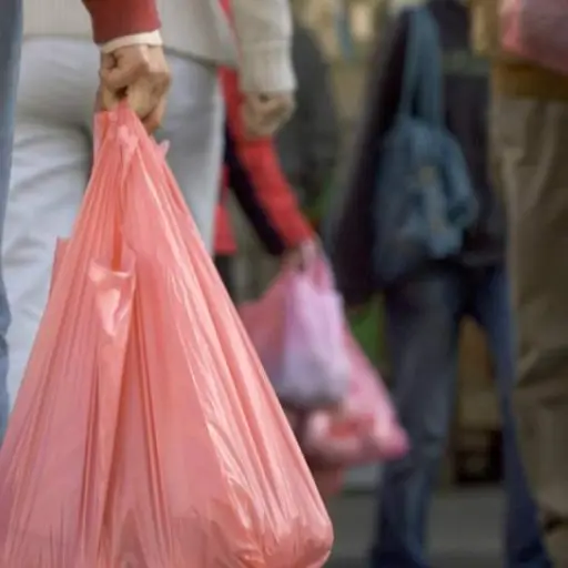 Ministro de Ambiente por prohibición del plástico: estamos en contra de la improvisación ,