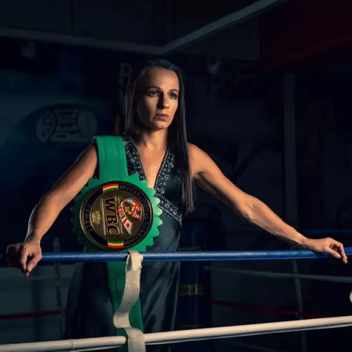 María Micheo tiene su propio gimnasio donde entrena a diario. Foto: Facebook