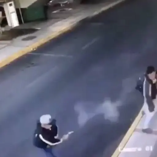 VIDEO: hombre se opuso a un asalto y lo balean a plena luz del día