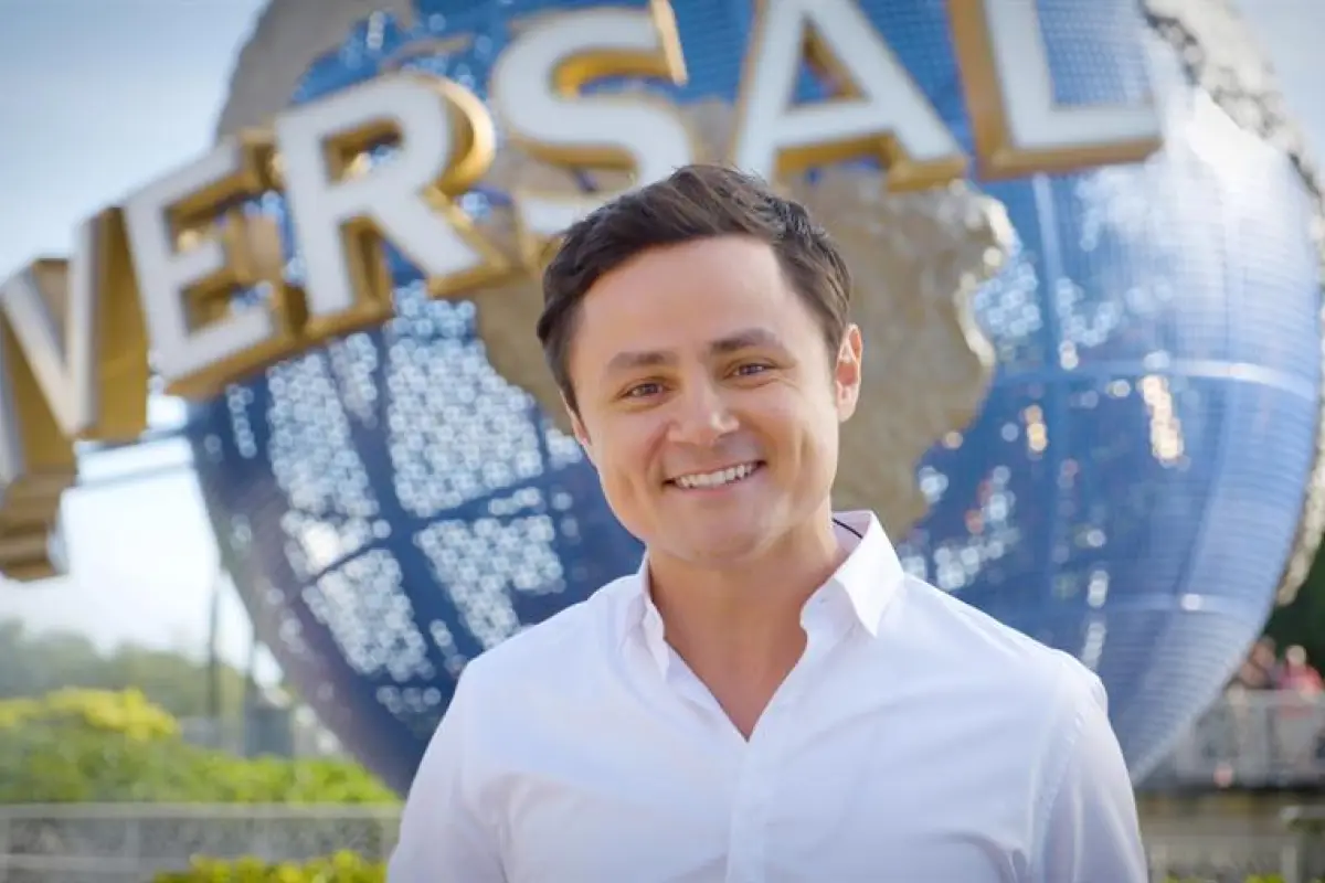 Actor guatemalteco Arturo Castro es la imagen e los Estudios Universal