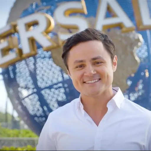 Actor guatemalteco Arturo Castro es la imagen e los Estudios Universal
