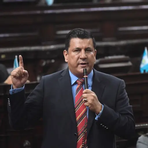 Exdiputado Estuardo Galdámez cumple casi un mes prófugo de la justicia ,