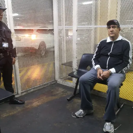 Viva dice que una faccion de su bancada negocio con Gustavo Alejos ,