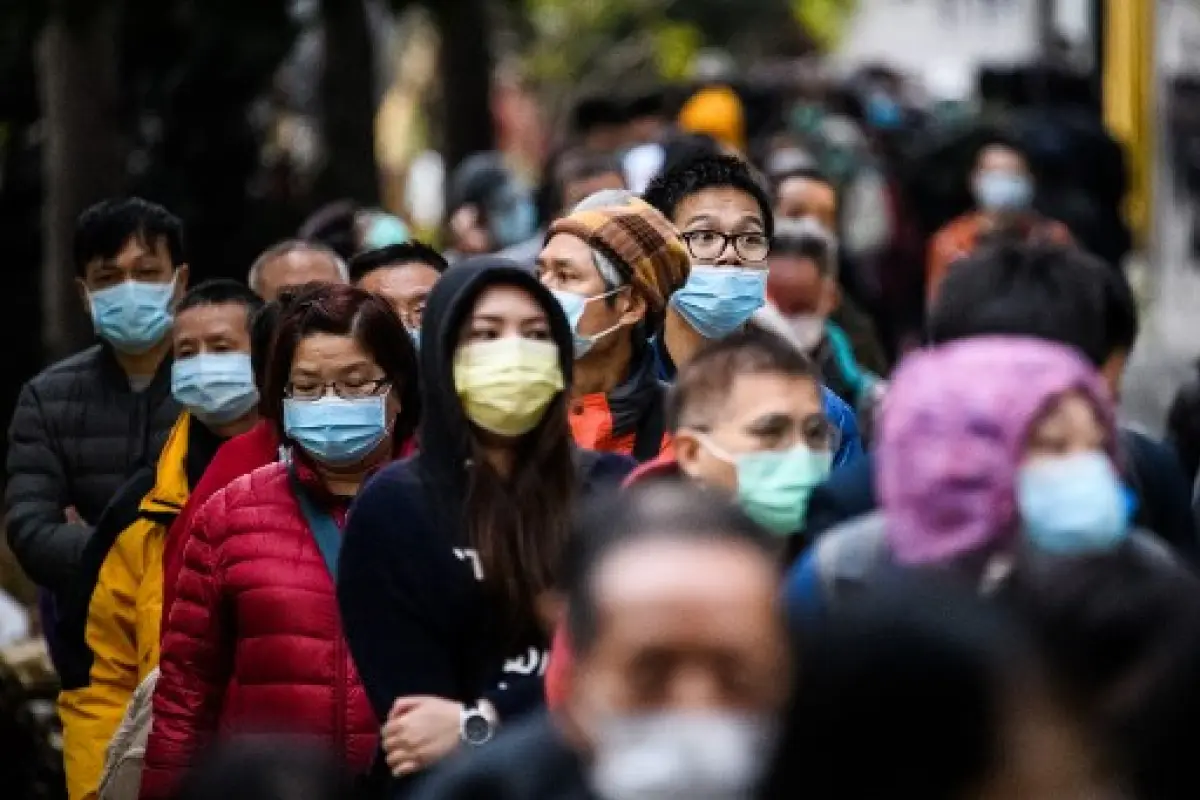 Una mujer fingió tener coronavirus para ahuyentar a un ladrón. Foto: AFP