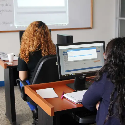 Analistas dicen que hay plazas fantasma porque el Estado es un botín