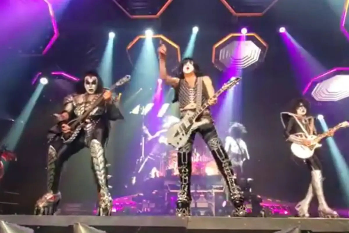 Kiss inicia su gira de despedida a lo grande, 